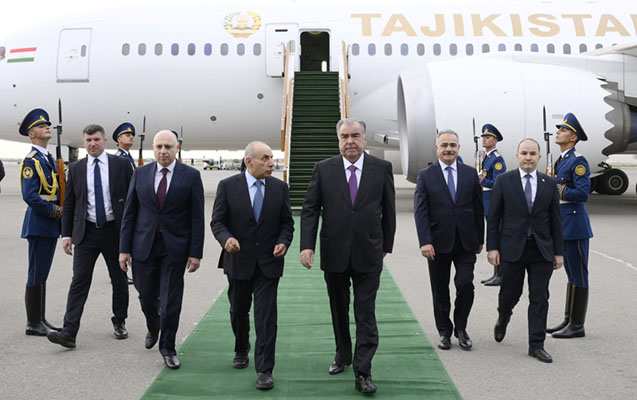 Tacikistan Prezidenti Azərbaycana gəldi