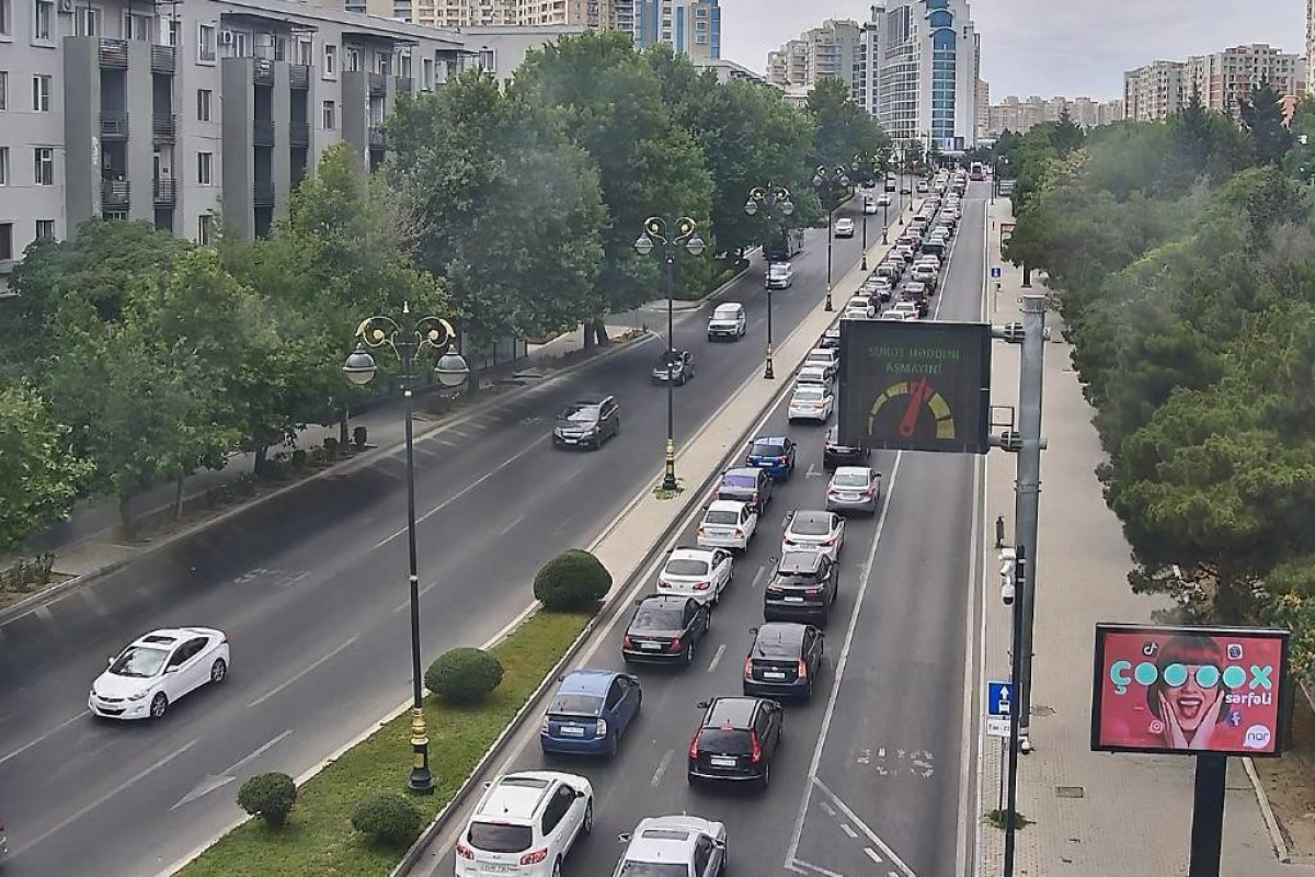 Tbilisi prospektində qəza - GÖRÜNTÜLƏR