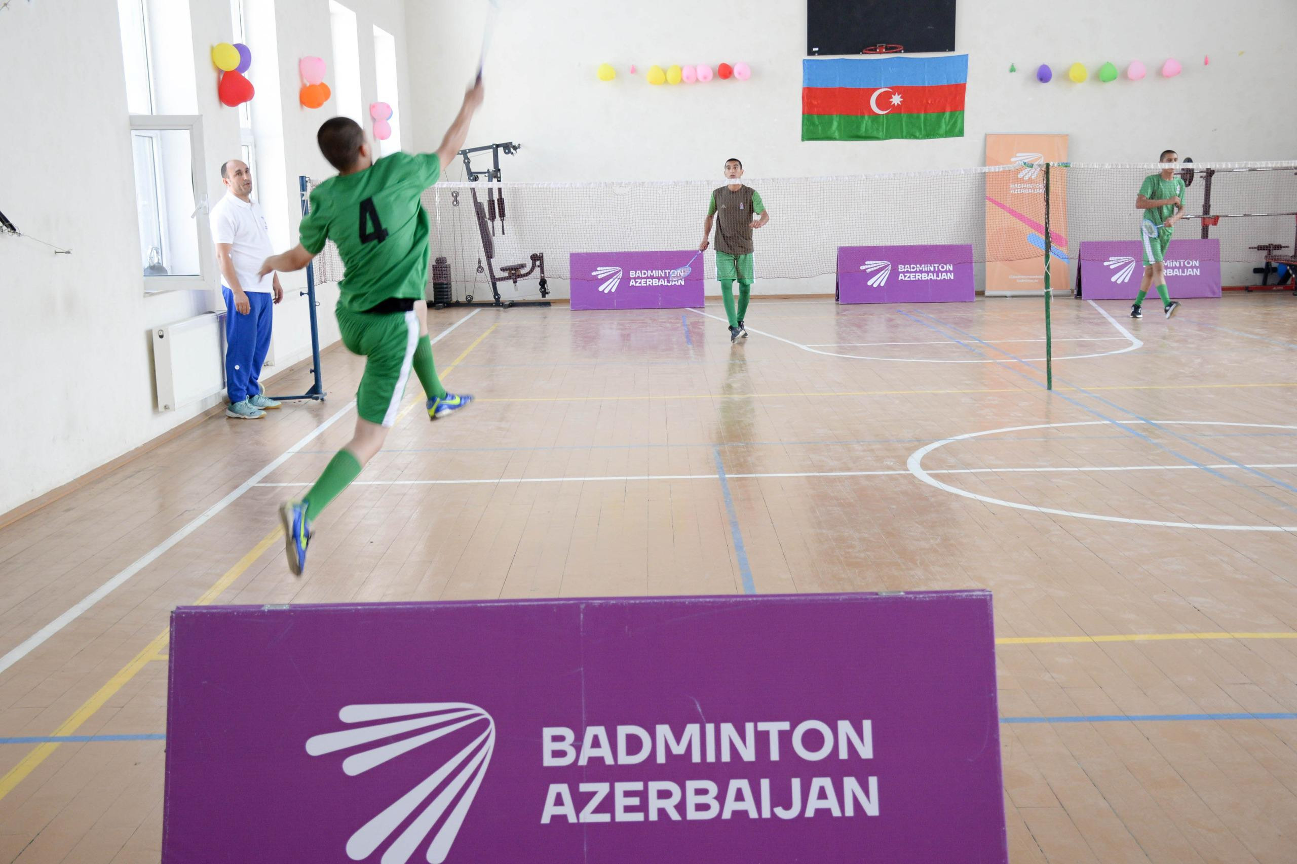 Məhkumlar arasında badminton yarışı