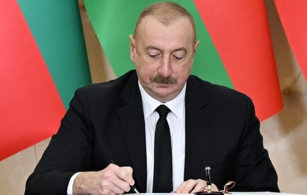 Prezident onlara diplomatik rütbələr verdi - SİYAHI