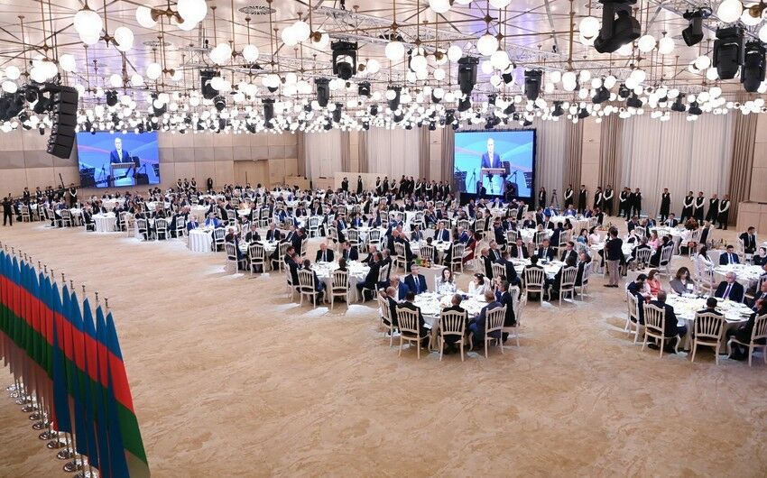 XİN Gülüstan sarayında rəsmi qəbul təşkil etdi