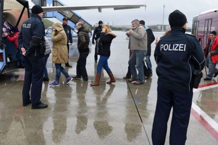 28 azərbaycanlı Almaniyadan deport edildi