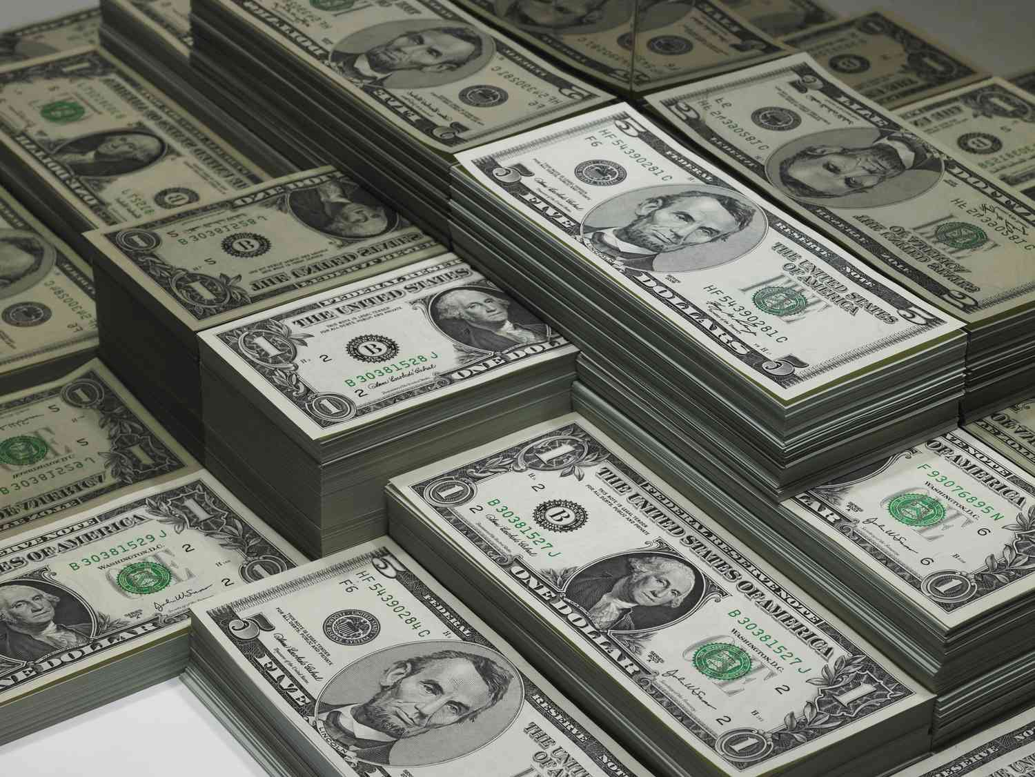 ABŞ dollarının maliyyə sistemində mövqeyi zəifləyir  