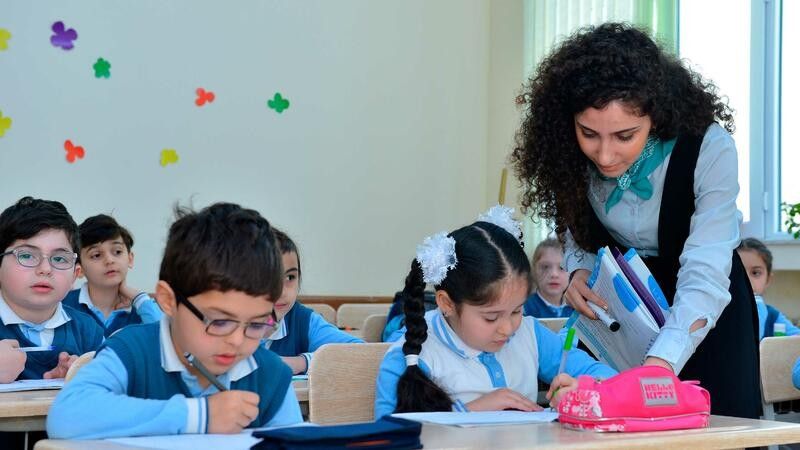 Kolleclərdə müəllim hazırlığı DAYANDIRILDI
