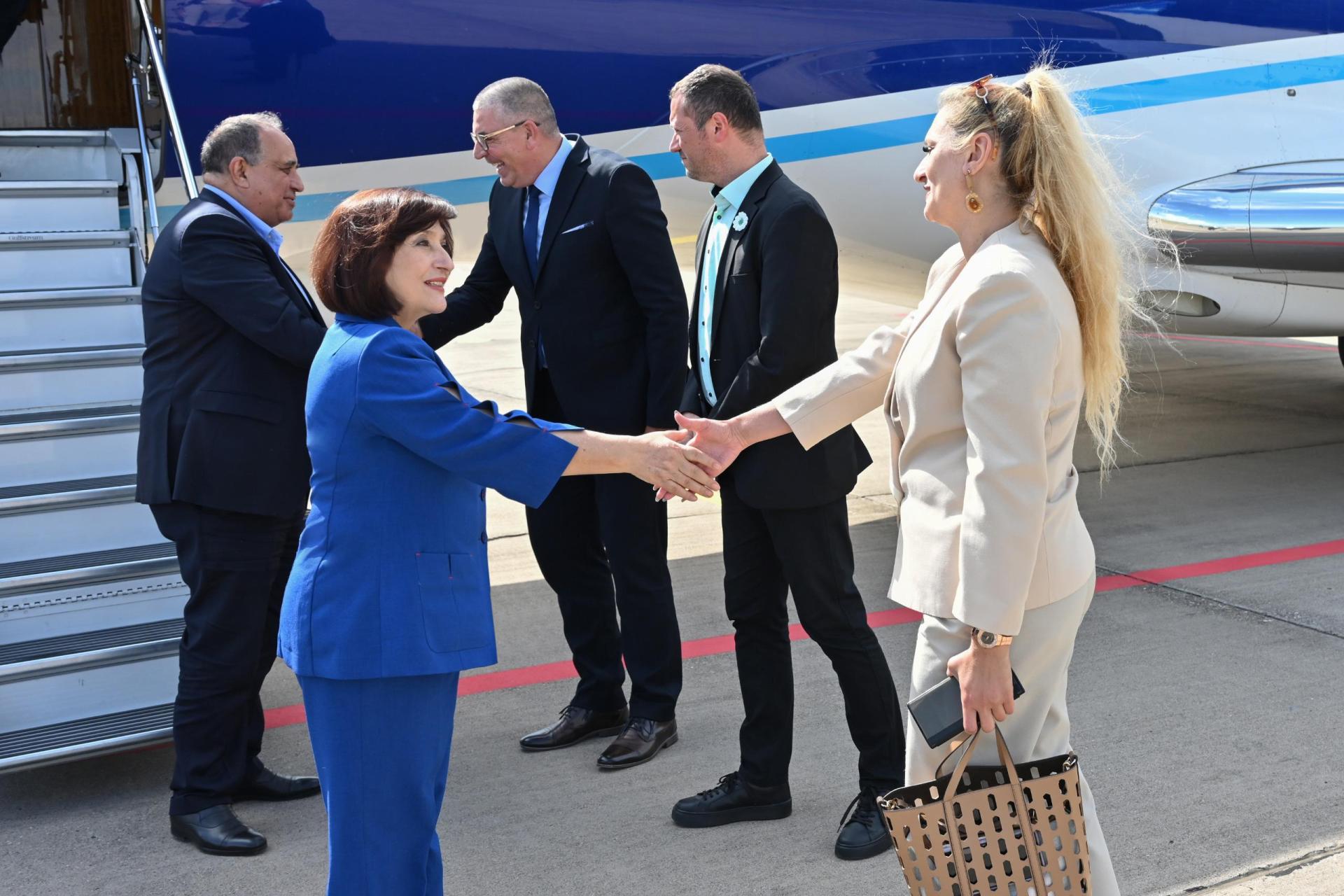 Sahibə Qafarova Tuzlaya getdi