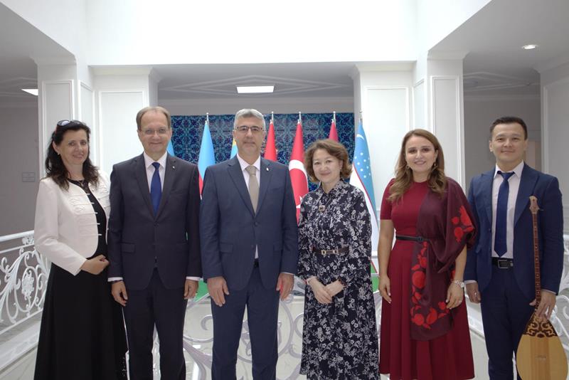 Macarıstan heyəti Türk Mədəniyyəti və İrsi Fondunda...