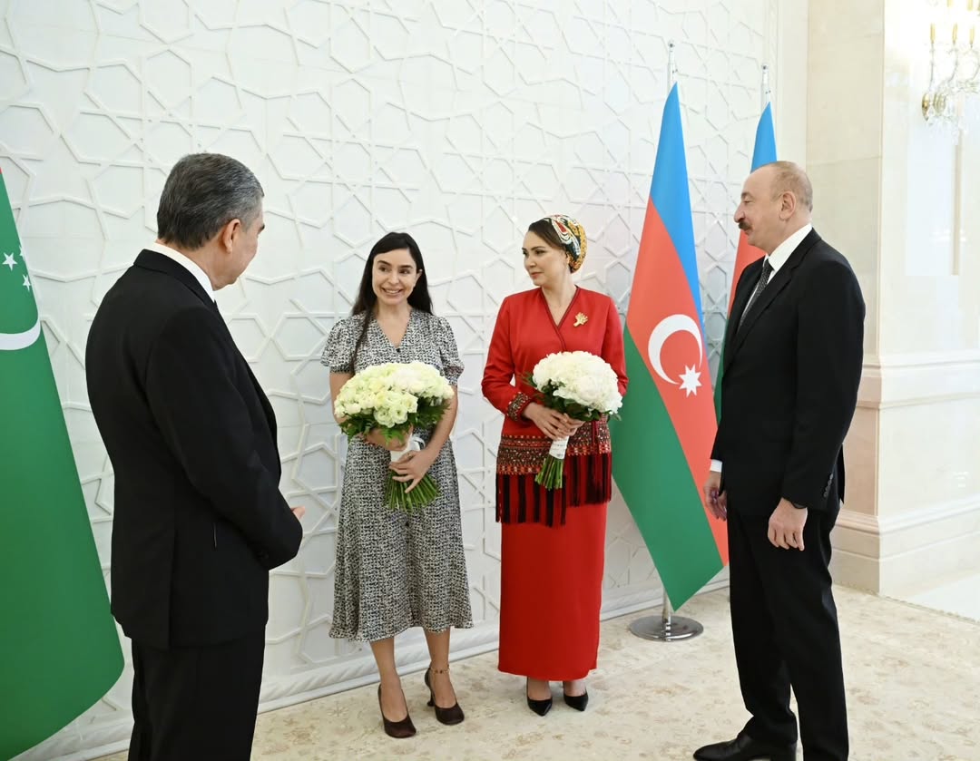 Leyla Əliyeva görüşdən fotolar paylaşdı