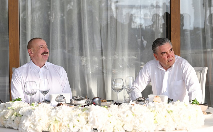 Liderlər birgə nahar etdilər
