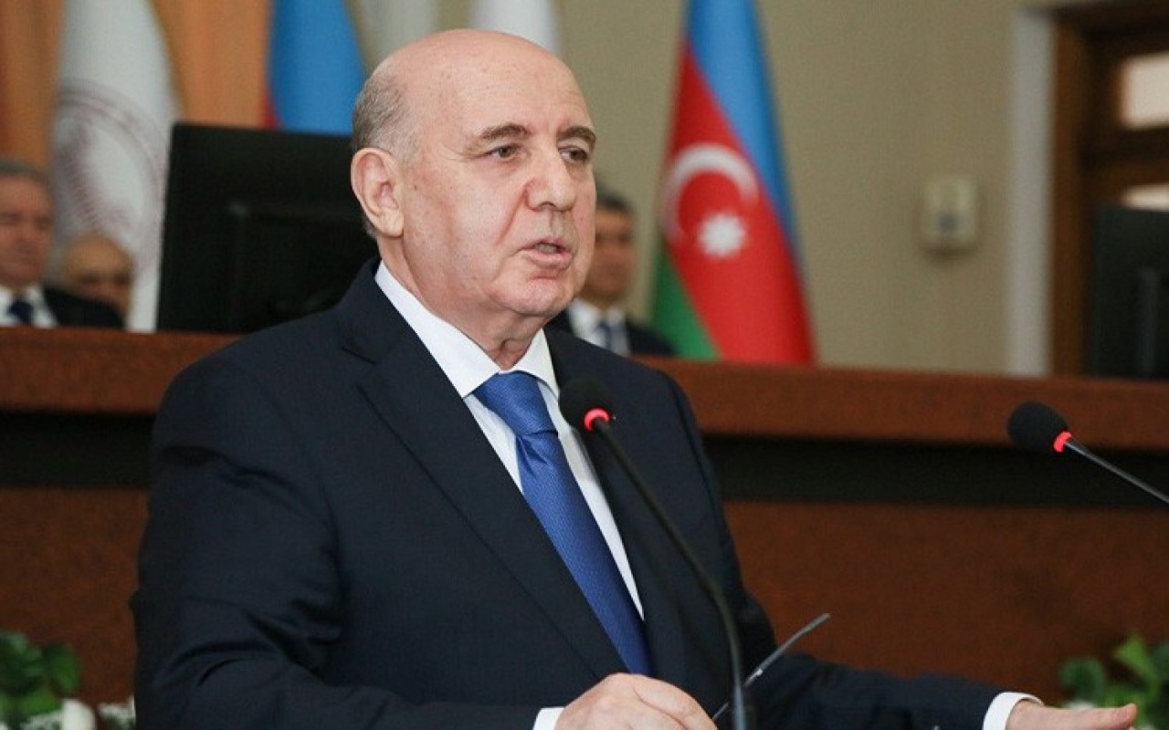 Əhliman Əmiraslanov Zərifə Əliyevanın ingilis dilli kitabına rəy yazdı