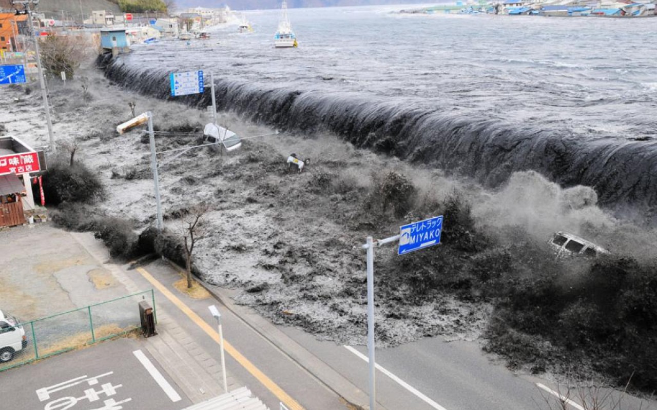 Sunami dalğaları Havay adalarına çatdı