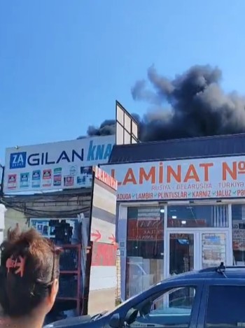 “Sədərək”​ Ticarət Mərkəzində yanğın - GÖRÜNTÜLƏR