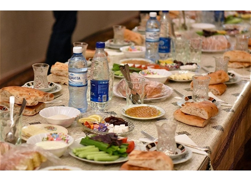 Daha bir şəhərdə yasda yemək verilməsi DAYANDIRILDI
