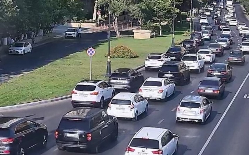 Bakının 5 əsas prospektində TIXAC var