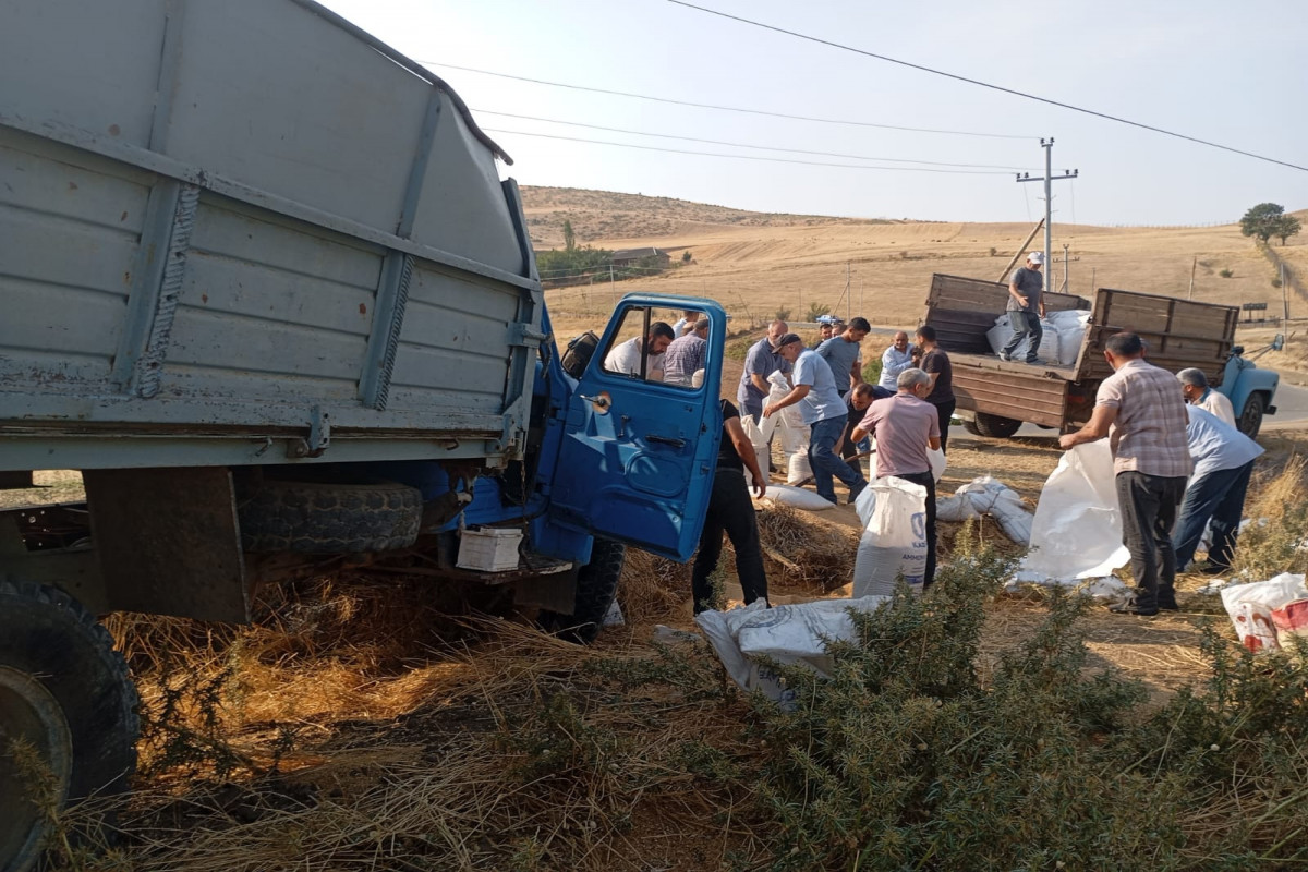 Cəlilabadda "Qaz-53" aşdı - Ölən və yaralananlar var