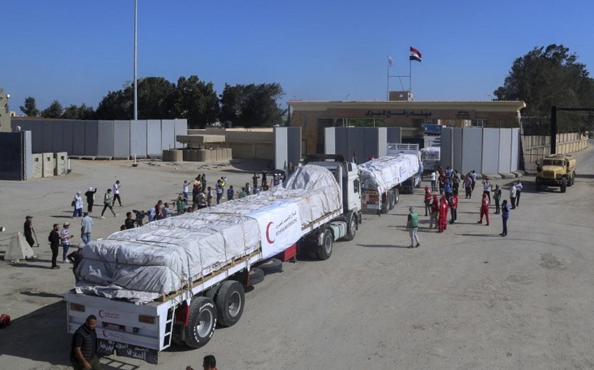 Qəzzada humanitar yük daşıyan maşın aşdı - 20 nəfər öldü