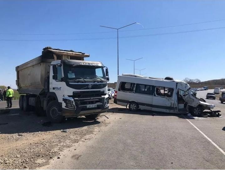 Yol polisi 7 nəfərin öldüyü qəza ilə bağlı məlumat yaydı