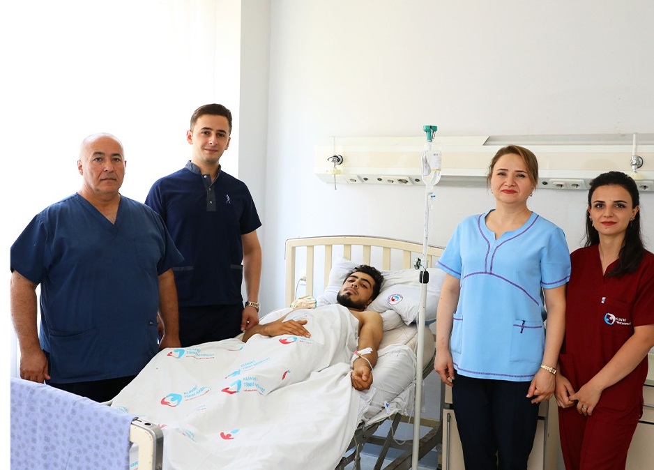 Gənc oğlanın mədəsinə metal əşya batdı - Ölümdən döndü