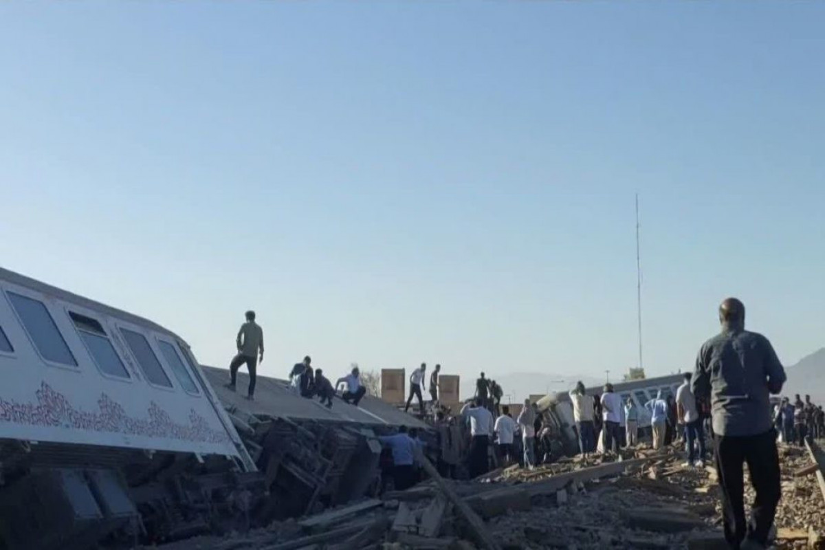 İranda qatar relsdən çıxdı - 30 nəfər yaralandı