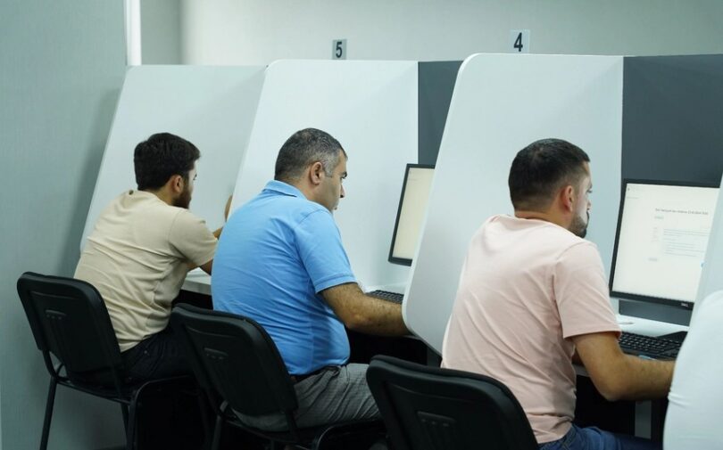 1151 taksi sürücüsü DİM-in imtahanından keçdi