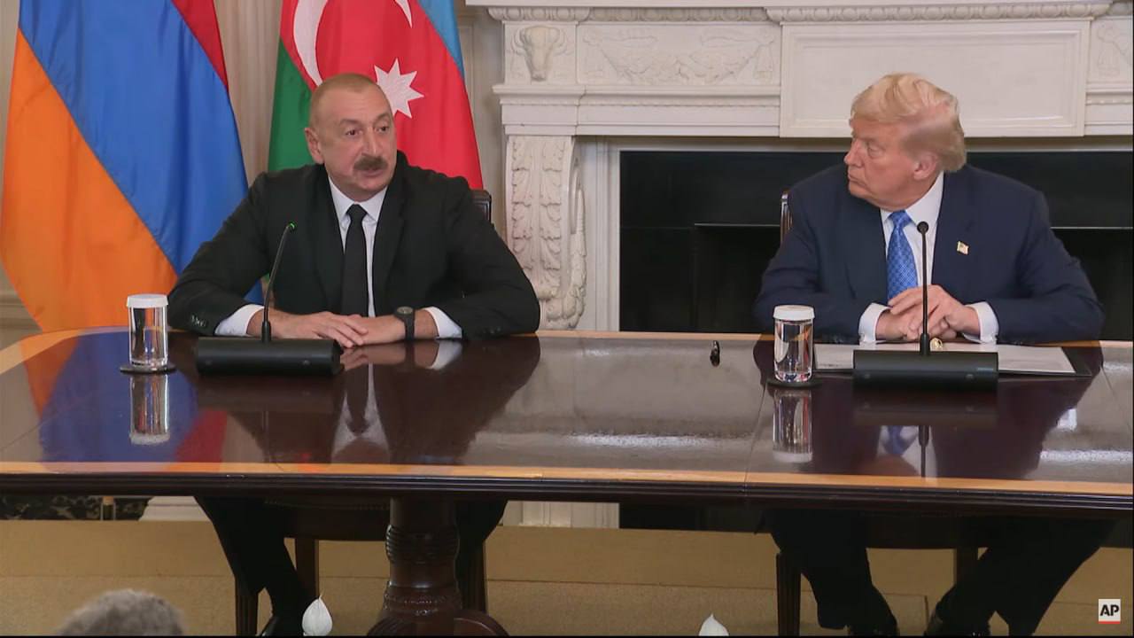 Biz yeni tarixi səhifəyə imza atırıq - İlham Əliyev