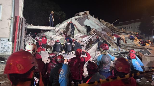 Türkiyədəki zəlzələdə bir nəfər öldü
