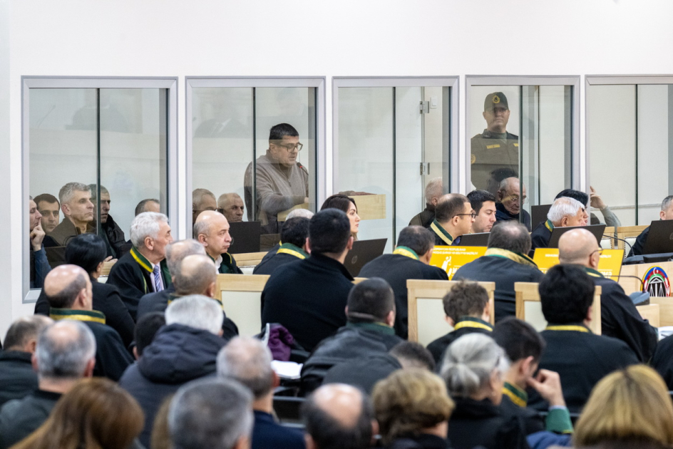 Bıçağı uşaqlarımın boğazına söykəməklə mənə iztirab verirdilər..