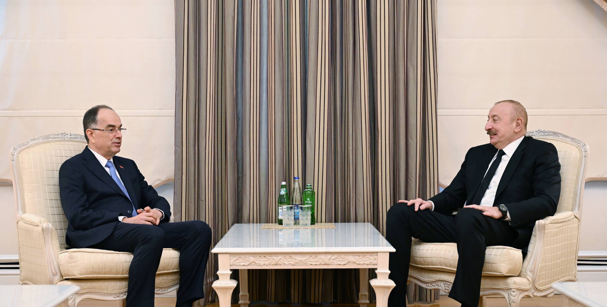 Albaniya Prezidenti İlham Əliyevə məktub yazdı