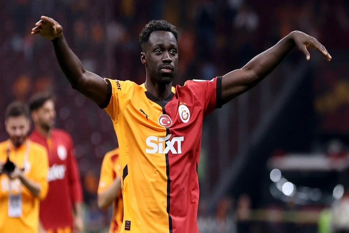 “Qalatasaray” Sançezlə müqavilənin müddətini uzatdı
