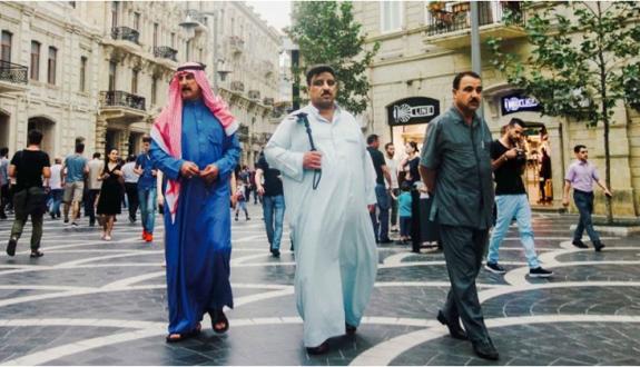 Səudiyyəli turistlərin qalmaqalı: Azərbaycana nə qədər ərəb gəlib? - STATİSTİKA