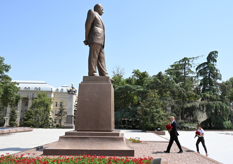 Prezidentlə xanımı GƏNCƏDƏ