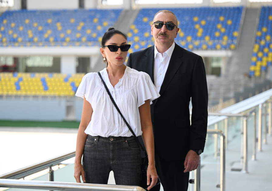 Prezident və birinci xanım Gəncə stadionunda - 