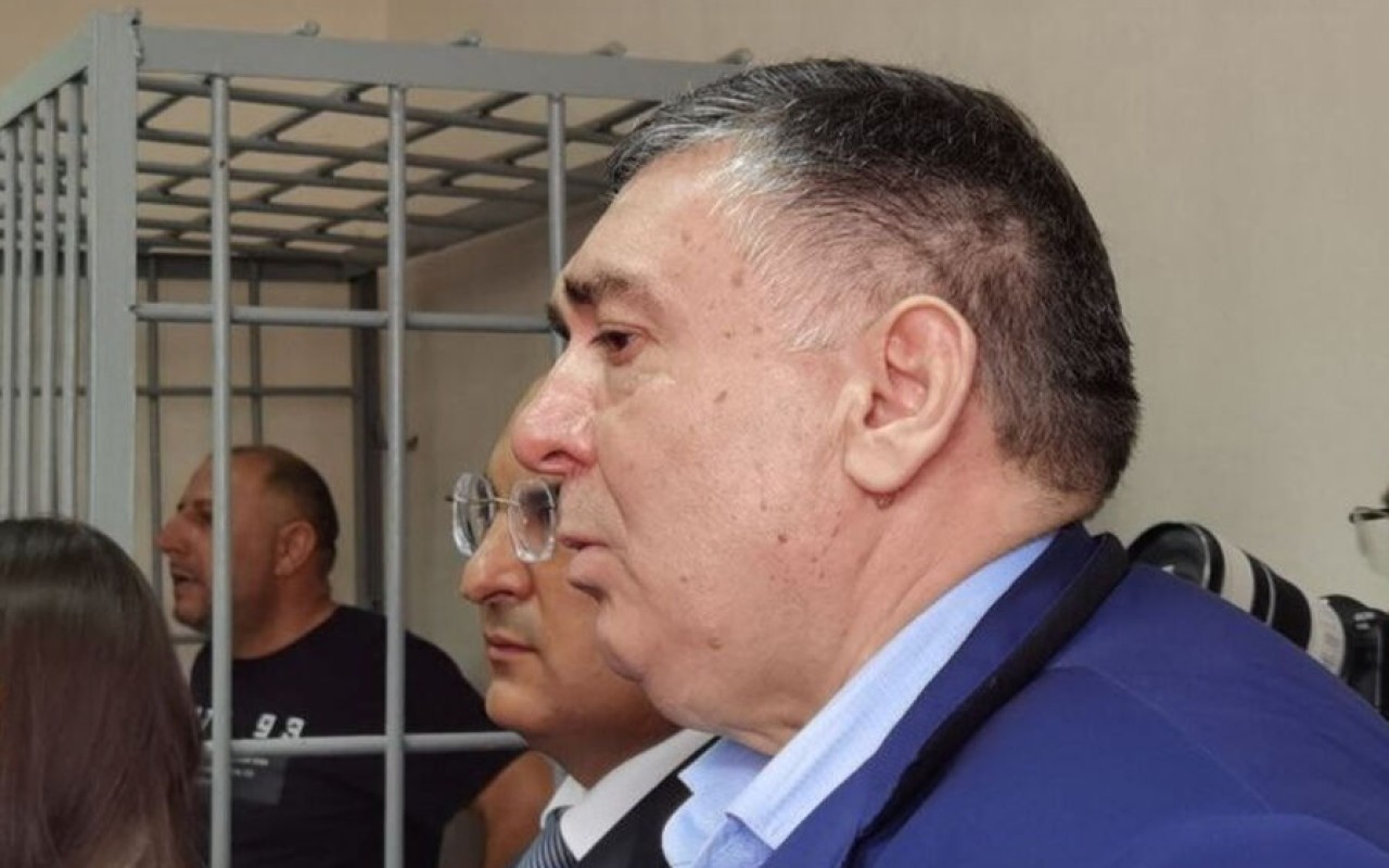 Şahin Şıxlinskidən xəbər var! - Toyuq hini kimi yerdə saxlanılır, vəziyyəti ağırdır