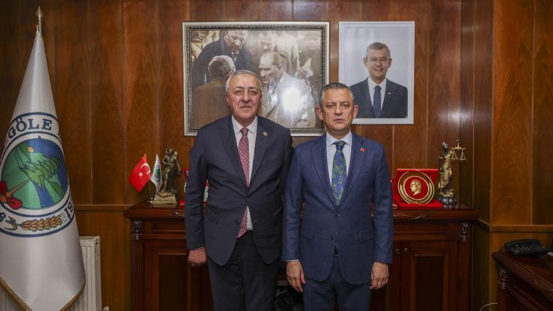 CHP-də daha bir qalmaqallı istefa