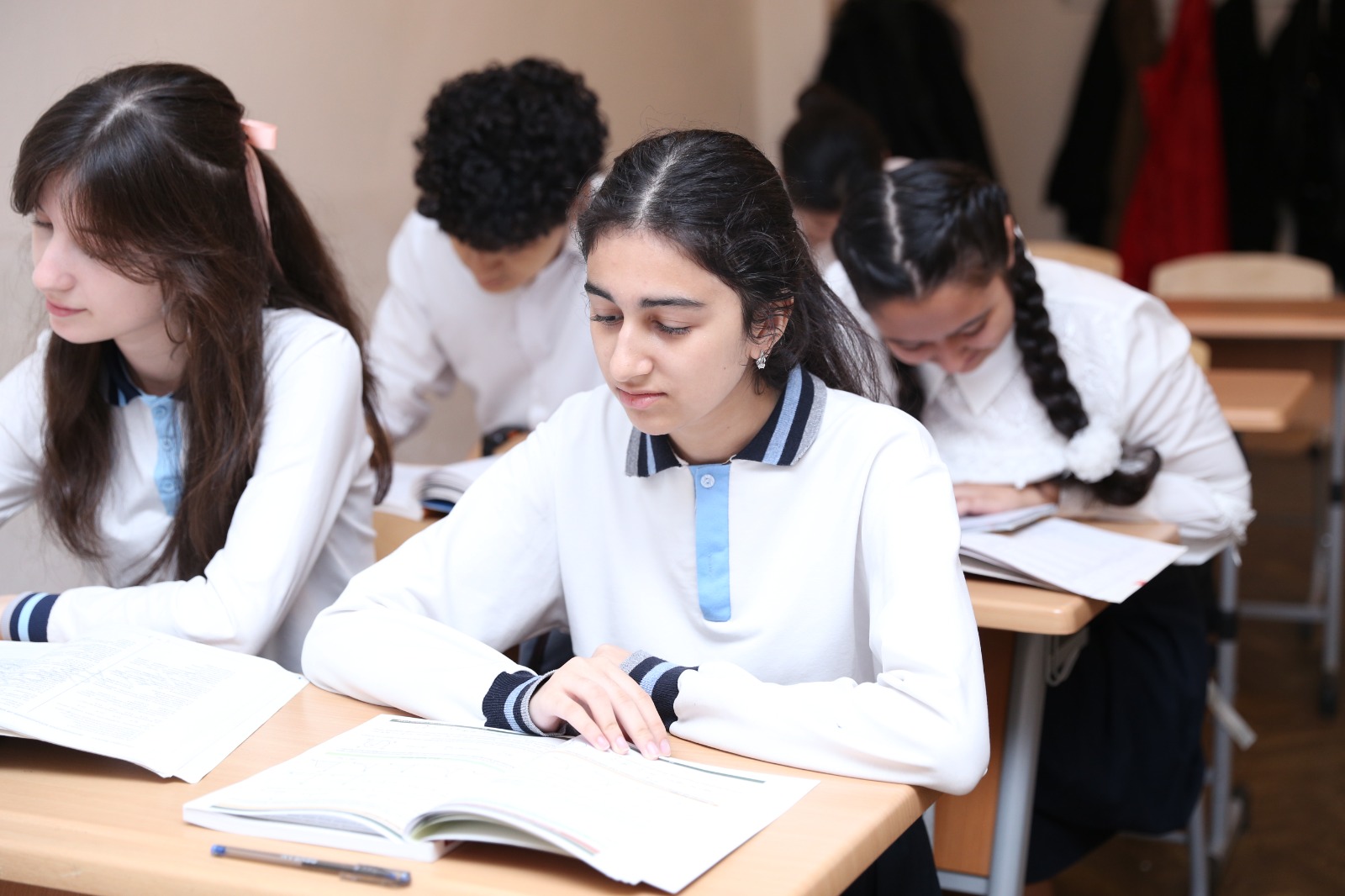 Məktəbin bütün 49 məzunu universitetə qəbul olundu