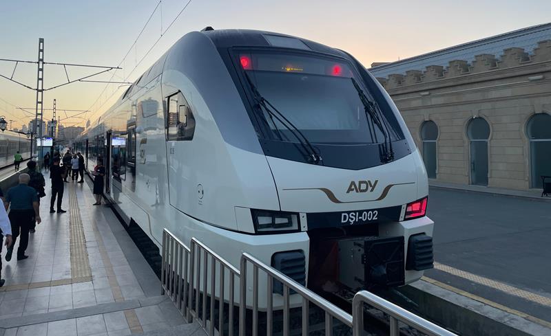 Bakıdan yola düşən qatar Ağdama ÇATDI - FOTO