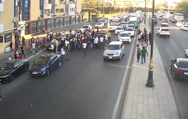 Maşın piyadanı vurdu: sıxlıq yarandı