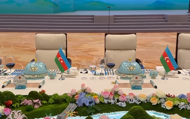 Prezident və xanımı üçün ayrılan masa, ziyafətin menyusu - FOTOLAR