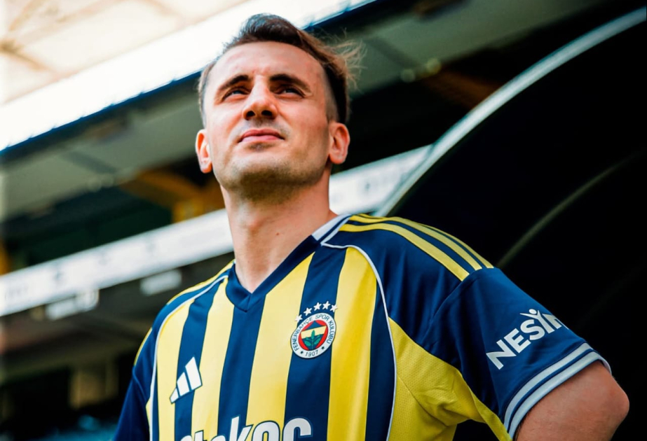 Kərəm Aktürkoğlu rəsmən "Fənərbağça"da