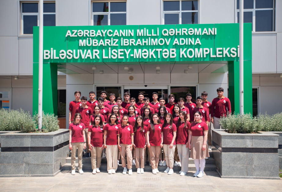 Region məktəbinin bütün məzunları tələbə oldu