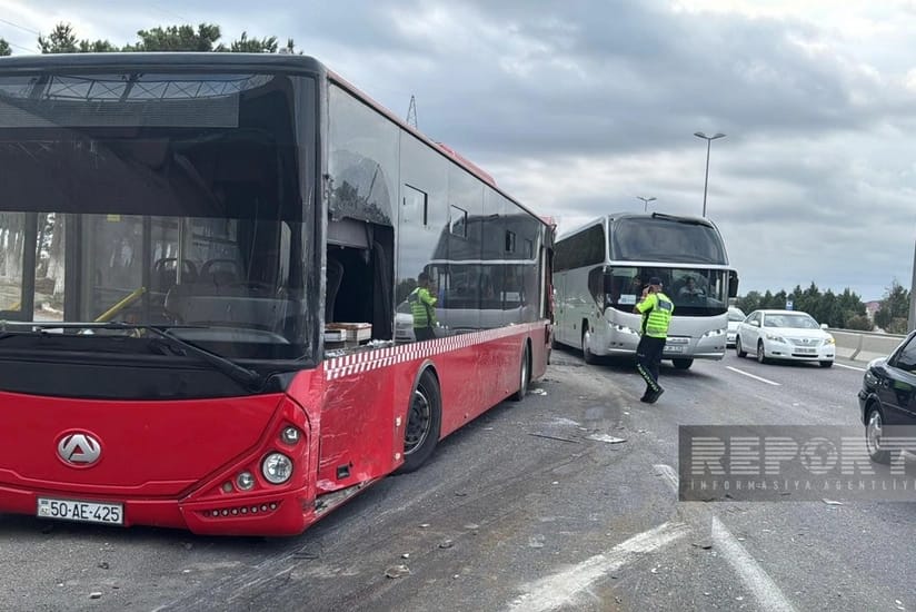 Bakı-Sumqayıt yolunda qəza - Yük maşını sərnişin avtobusuna çırpıldı