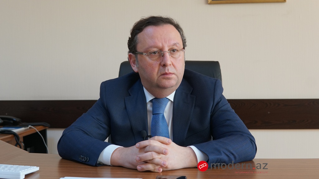 Rektorun deputat oğlu atasının dediklərini təkzib etdi - 