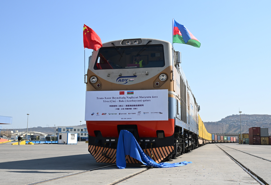 Çinin Avropaya yola düşən qatarı Bakıda -