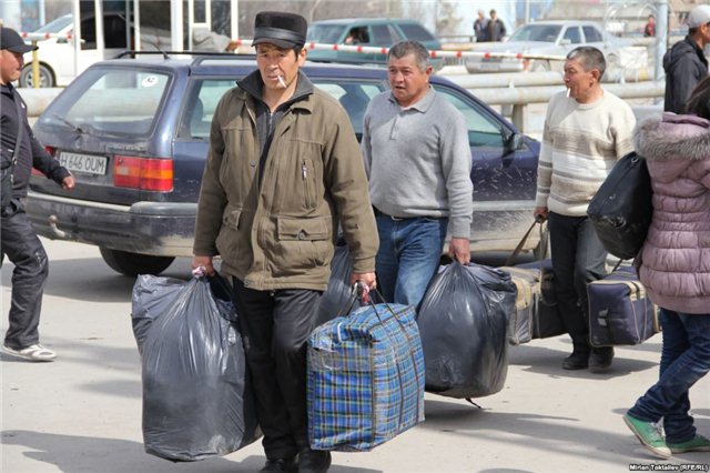 Azərbaycanda müvəqqəti yaşamaq üçün müraciət edən əcnəbilərin sayı AÇIQLANDI