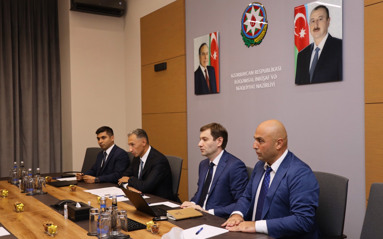 Rəşad Nəbiyev Kris Hevişlə müzakirələr apardı - FOTOLAR