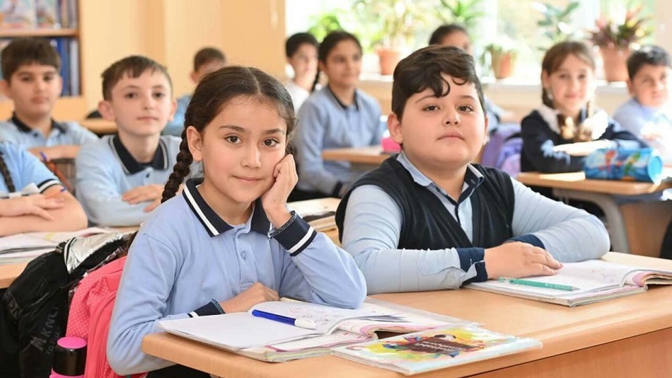 Riyaziyyatda oğlanlar, oxuyub-anlamada qızlar öndədir
