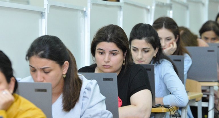 32-42 yaş aralığında olan müəllimlər sertifikasiyada daha UĞURLUDUR