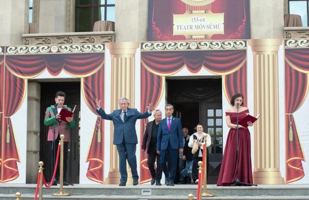 Milli Teatr yeni mövsümü açıq elan etdi