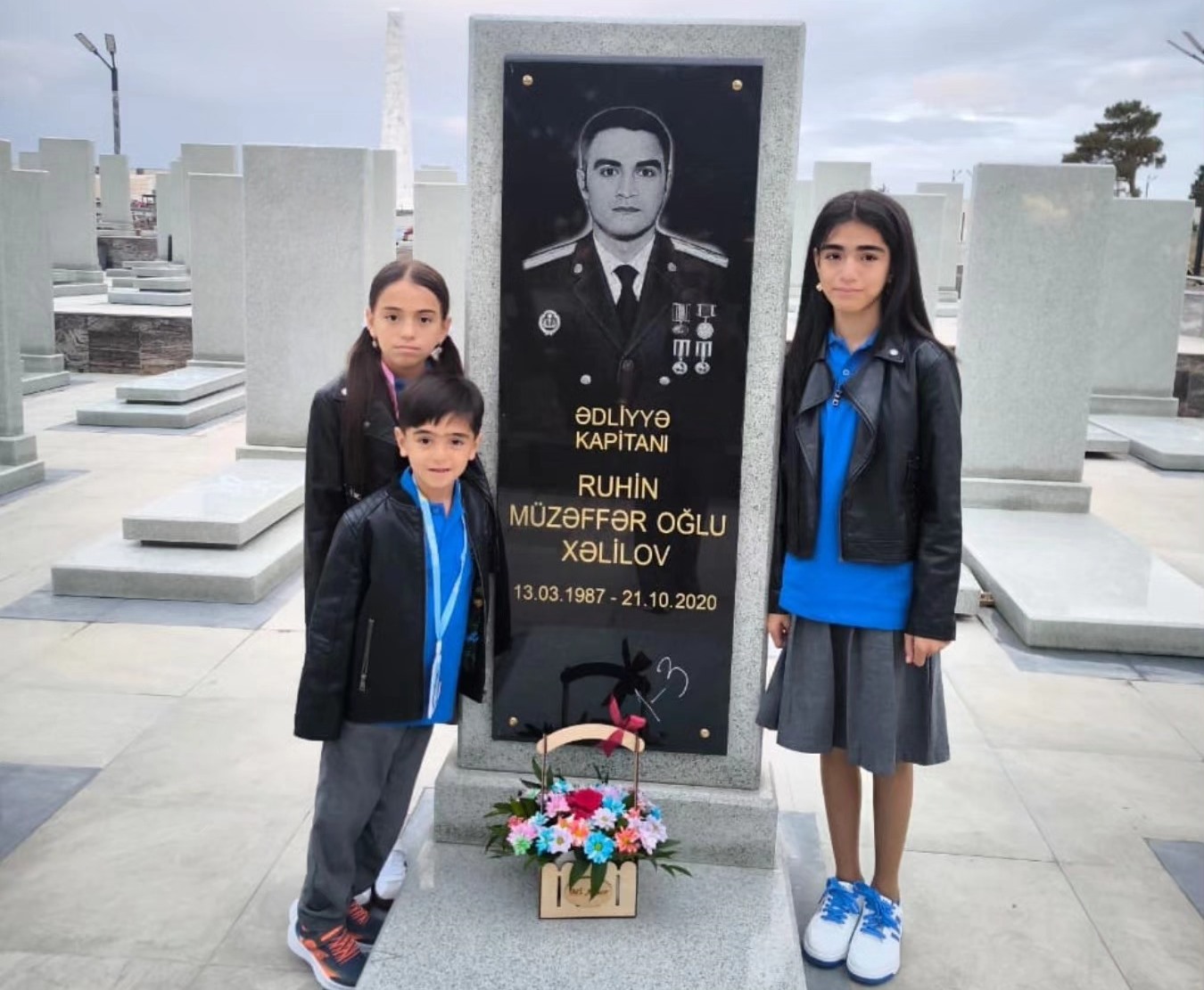 Şəhid oğlu 1-ci sinfə atasının məzarı yanından getdi - FOTO