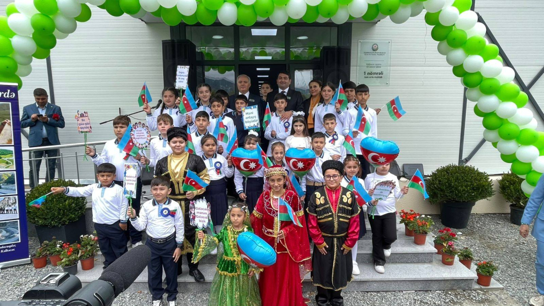Kəlbəcərdə ilk təhsil zəngi çalındı - FOTO