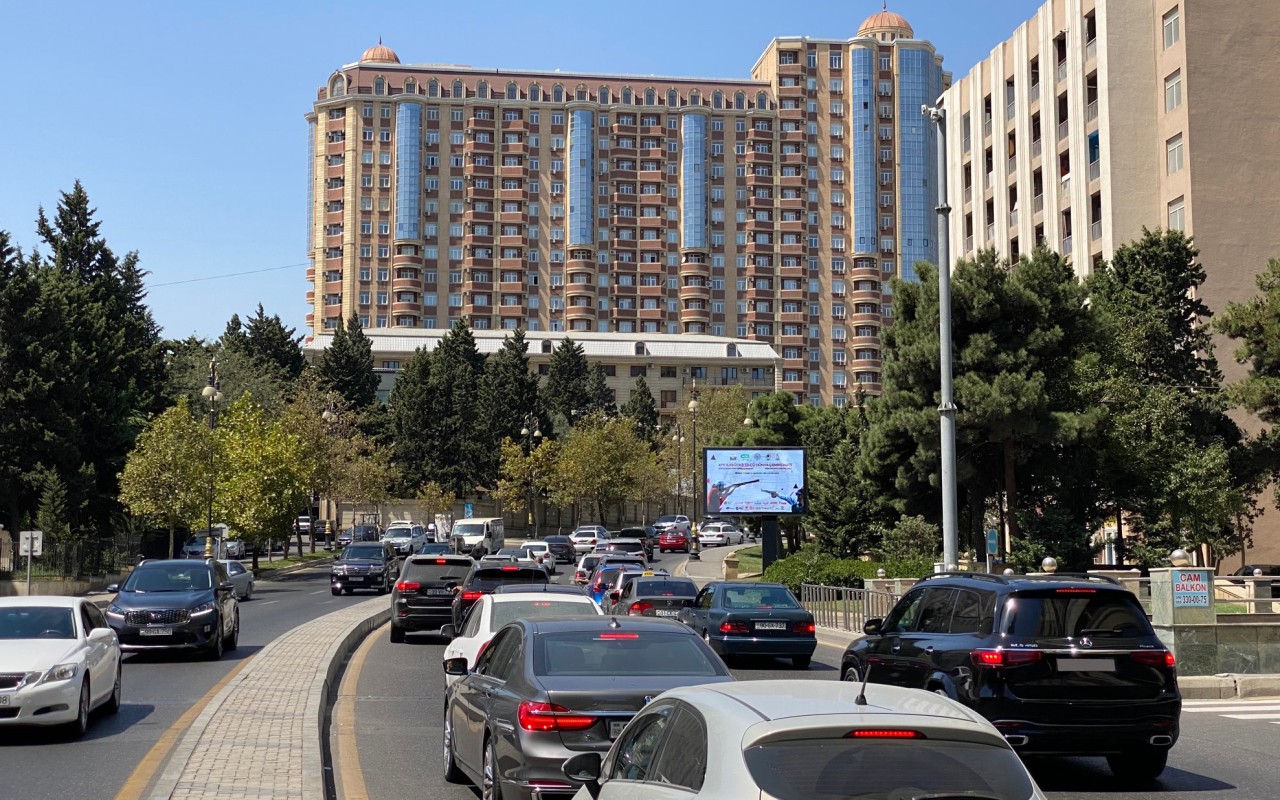 Bakının bu küçəsində hərəkətin təşkilində dəyişikliklər edilir